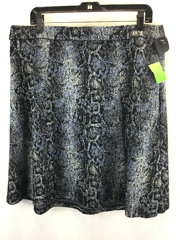 Skirt Mini & Short By Soho Design Group In Snakeskin Print, Size: L