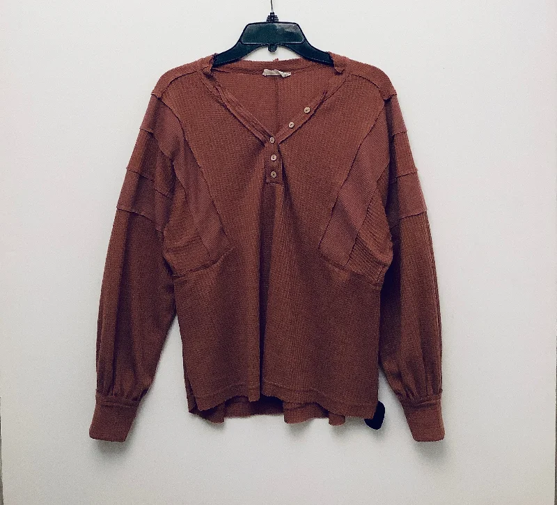 Top Long Sleeve By Clothes Mentor In Taupe, Size: S